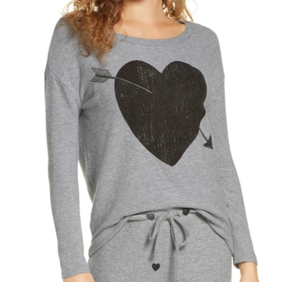 Chaser Pullover Heart Print Long Sleeve Scoop Neck Lounge Heather Grey M NWT - Picture 3 of 15